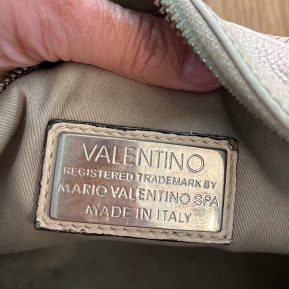 Valentino - Picture 10 of 11